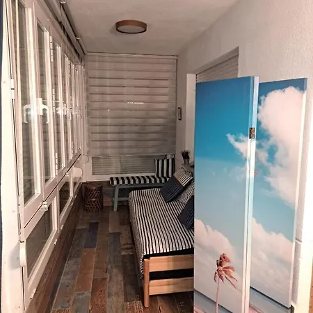 Con Jardin Y Piscina Pet Friendly Apartment